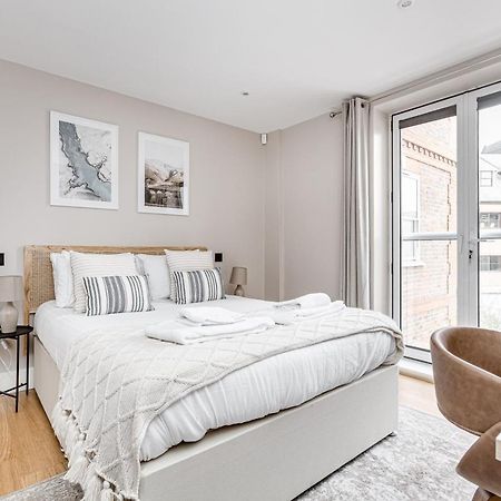 Charming 1 Bedroom Apt , Town Centre, Wifi, Free Parking By Tent Serviced Apartments Staines-upon-Thames Exteriör bild