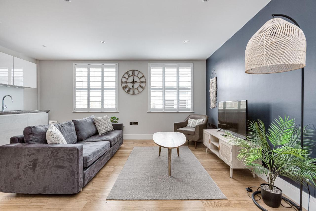 Charming 1 Bedroom Apt , Town Centre, Wifi, Free Parking By Tent Serviced Apartments Staines-upon-Thames Exteriör bild